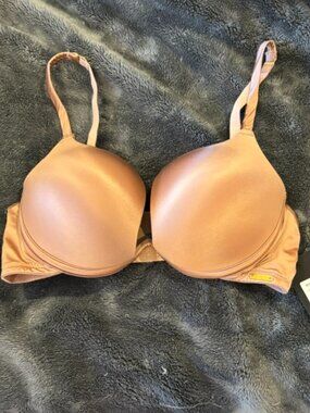 Fredericks of Hollywood Sloane Pushup Underwire Bra Women’s 38DD